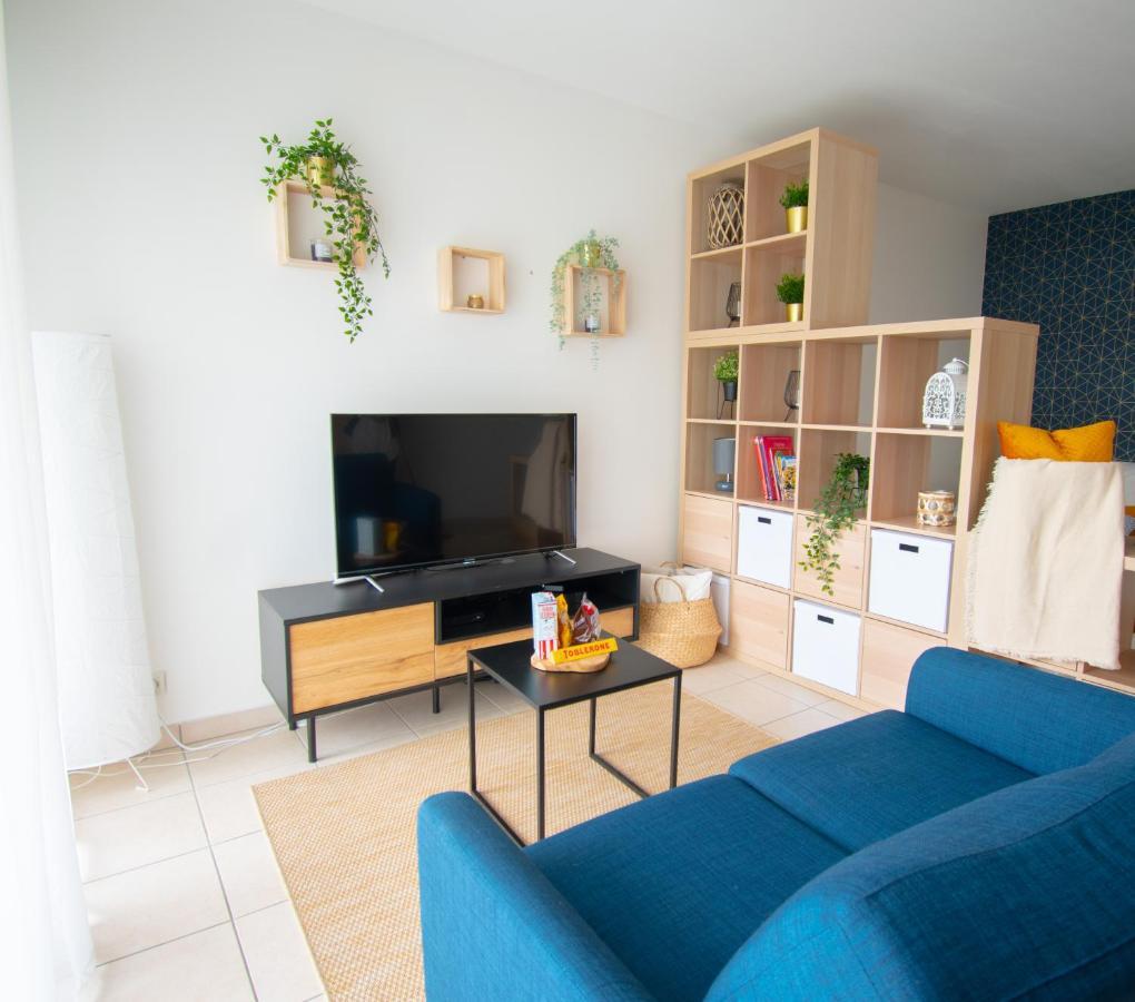 Studio Charmant Cergy Le Haut Au Pied De La Gare ! Parking Prive ! Apartment Exterior photo