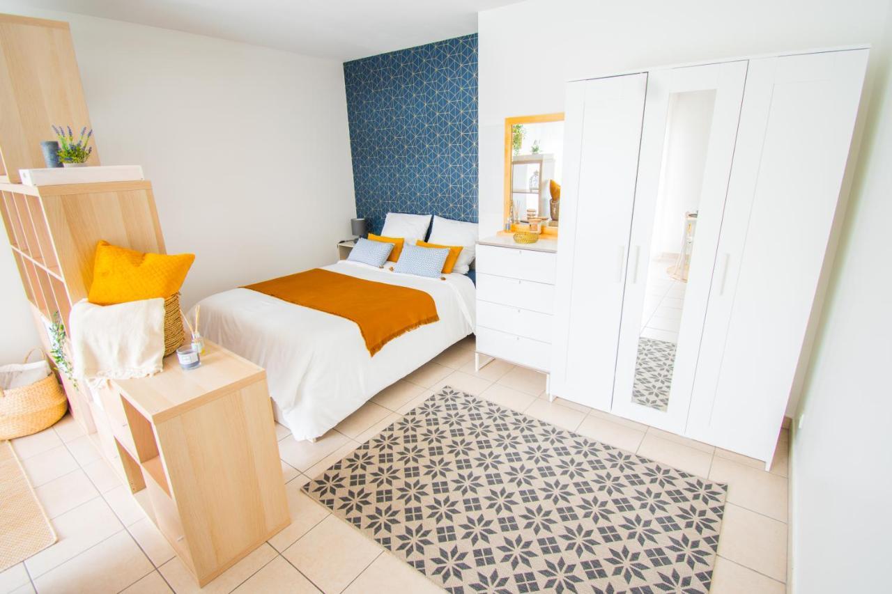Studio Charmant Cergy Le Haut Au Pied De La Gare ! Parking Prive ! Apartment Exterior photo